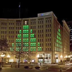 2024-Indiana-community-report-window-lights-Christmas-tree